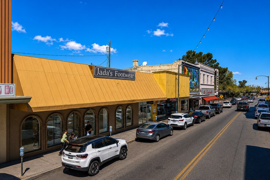 57 N Morley Ave, Nogales, AZ à louer - Photo de l’immeuble – Image 1 sur 7