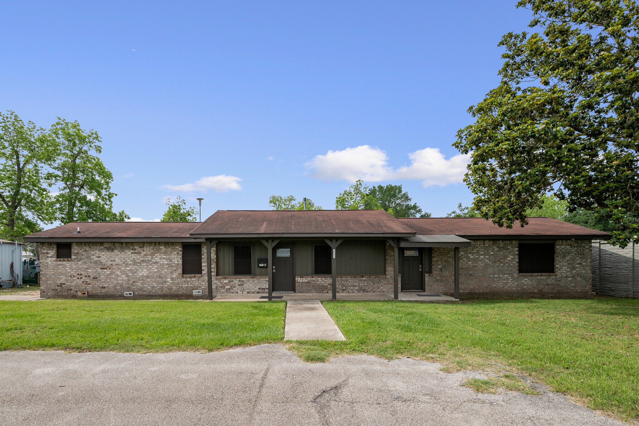 1107 N Houston Ave, Humble, TX à vendre Photo de l’immeuble– Image 1 sur 24