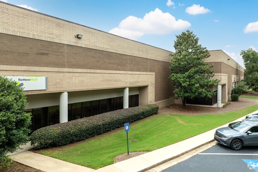 322 Thornton Rd, Lithia Springs, GA à louer - Photo principale – Image 1 sur 5