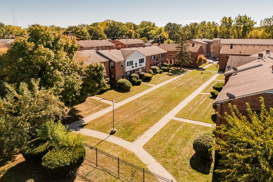 12850 Dolphin St, Detroit, MI à vendre - Photo de l’immeuble – Image 2 sur 21