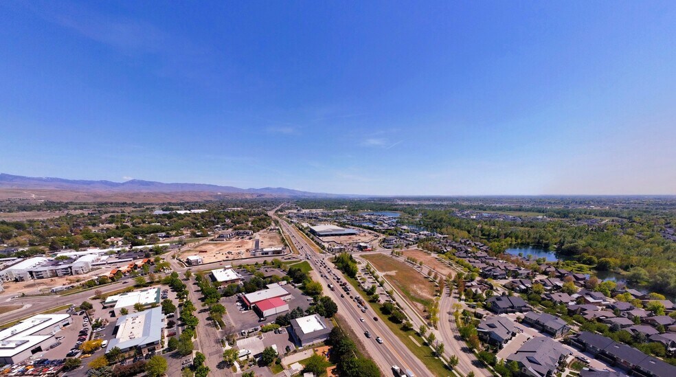 1400 E Riverside Dr, Eagle, ID à louer - Photo de l’immeuble – Image 3 sur 3