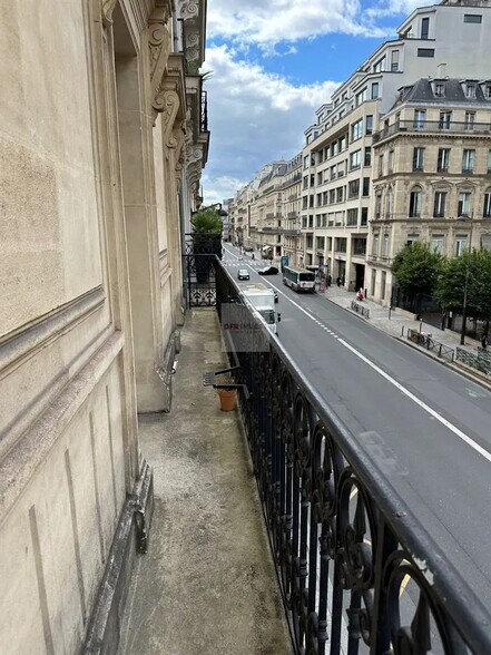 Bureau dans Paris à louer - Photo de l’immeuble – Image 3 sur 10