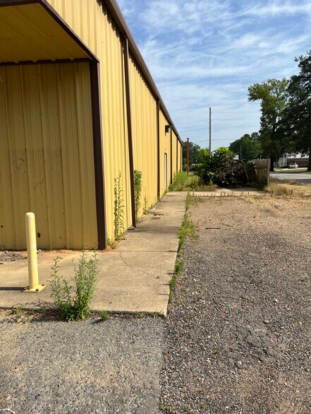 204 S 6th St, Gurdon, AR à louer - Photo de l’immeuble – Image 3 sur 6