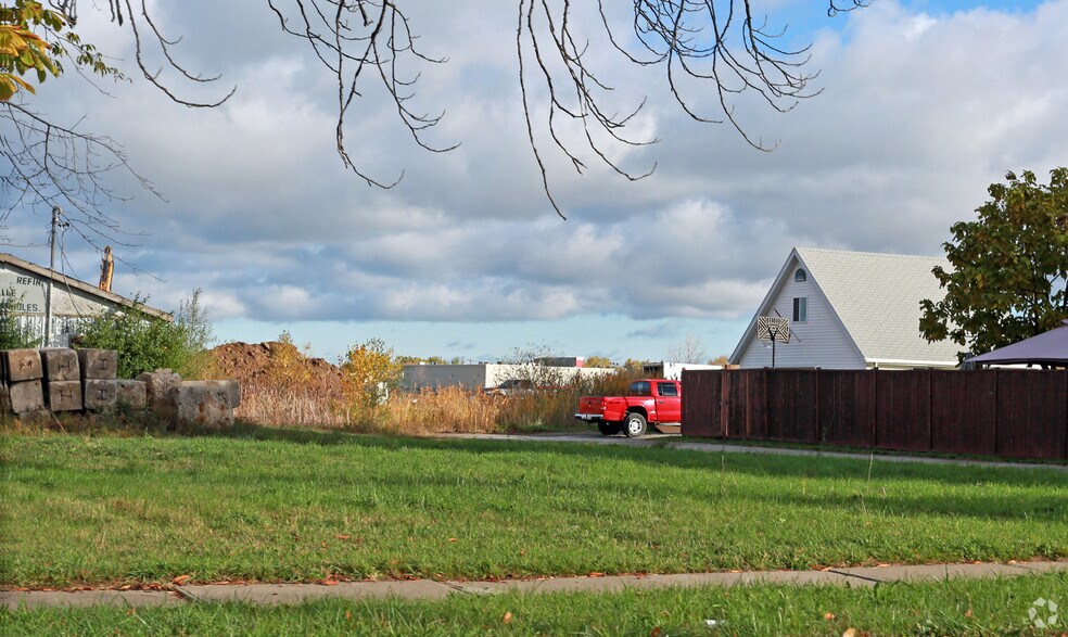42 Oakdale Ave, St Catharines, ON à vendre - Photo de l’immeuble – Image 2 sur 2
