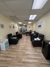 170 Flanders Rd, Niantic, CT à louer Photo intérieure– Image 2 sur 16