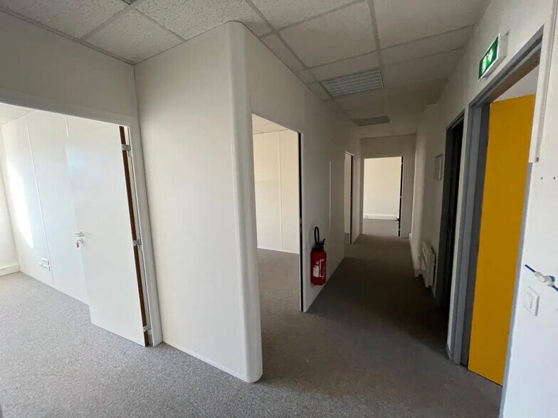 Local d’activités dans Herblay-sur-Seine à louer - Photo intérieure – Image 2 sur 10