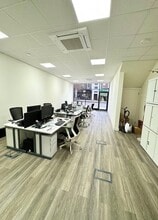 116 Golders Green Rd, Londres à louer Photo intérieure– Image 2 sur 5