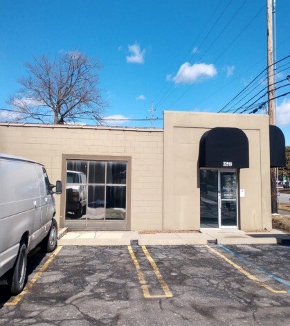 22519 Telegraph Rd, Southfield, MI à louer - Photo de l’immeuble – Image 2 sur 3