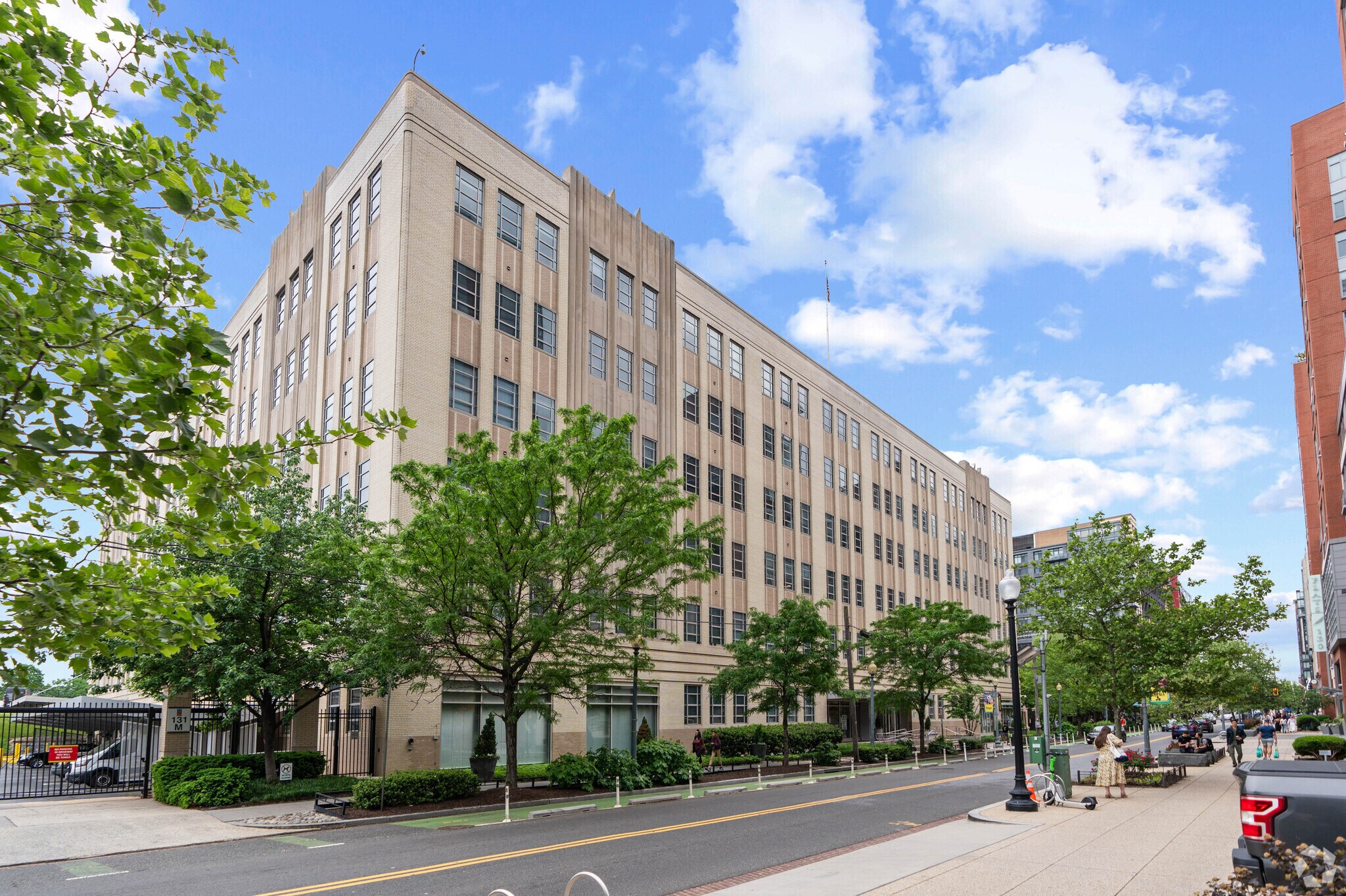 131 M St NE, Washington, DC à louer Photo principale– Image 1 sur 7