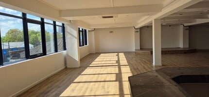 185 Park Ave, Londres à louer Photo intérieure– Image 2 sur 8