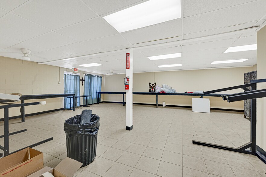 8510 C E King Pky, Houston, TX à vendre - Photo de l’immeuble – Image 3 sur 9