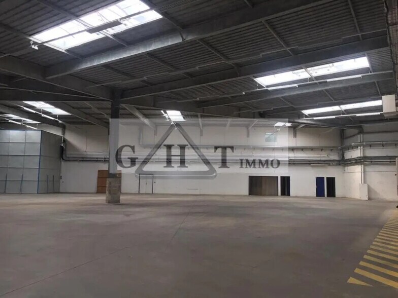 Bureau dans Collégien à louer - Photo de l’immeuble – Image 1 sur 5