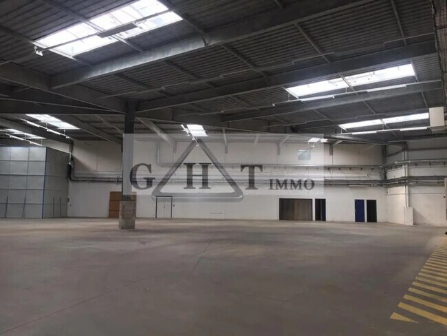 Plus de détails pour Bureau, Industriel/Logistique à louer