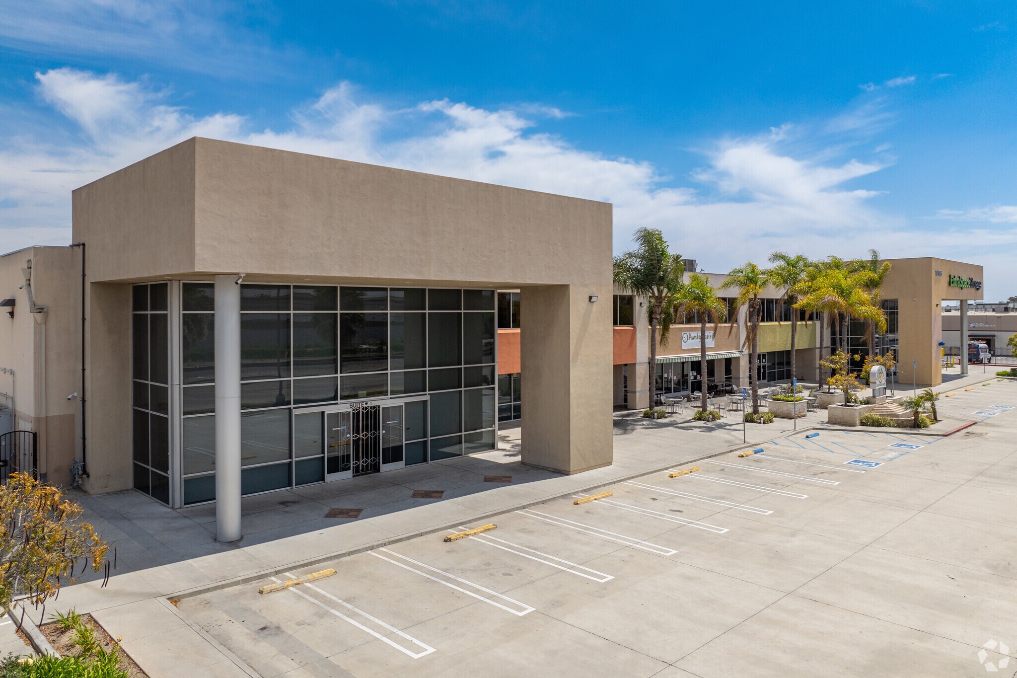 19106 S Normandie Ave, Torrance, CA à louer Photo de l’immeuble– Image 1 sur 7