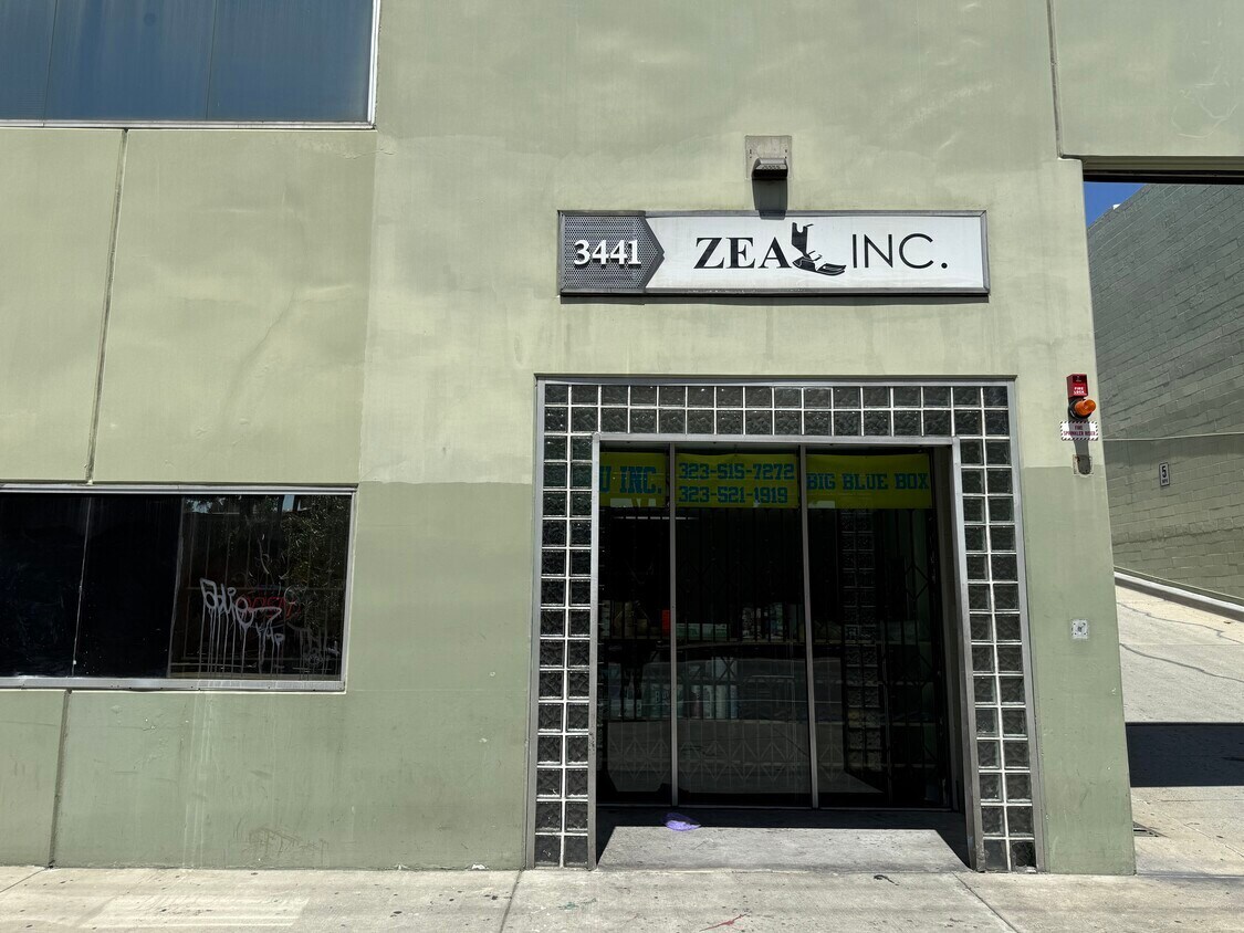 3431-3495 S Main St, Los Angeles, CA 90007 - Lot 3441 - - Photo intérieure - Image 1 of 1