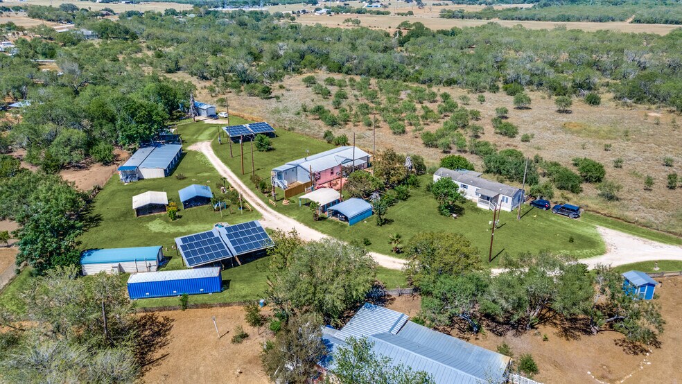 8325 FM 327, Elmendorf, TX à vendre - Aérien – Image 2 sur 23