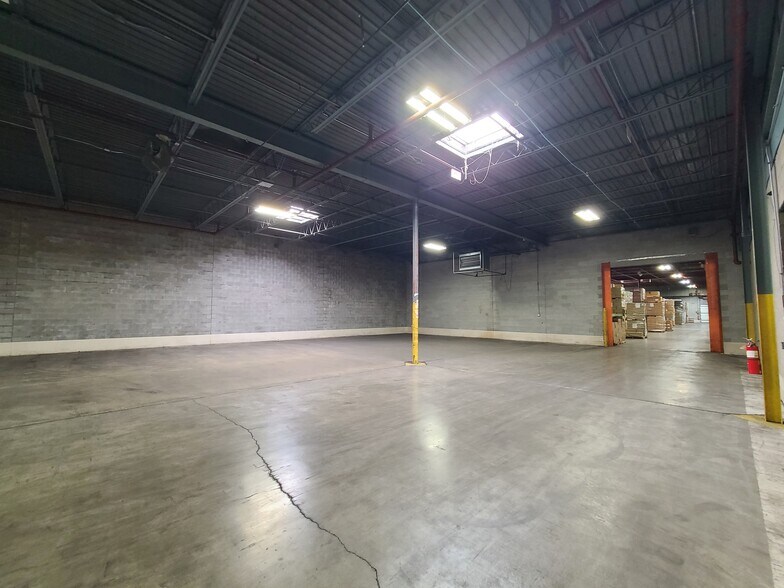3320 W Ferguson Rd, Fort Wayne, IN à louer - Photo de l’immeuble – Image 3 sur 16