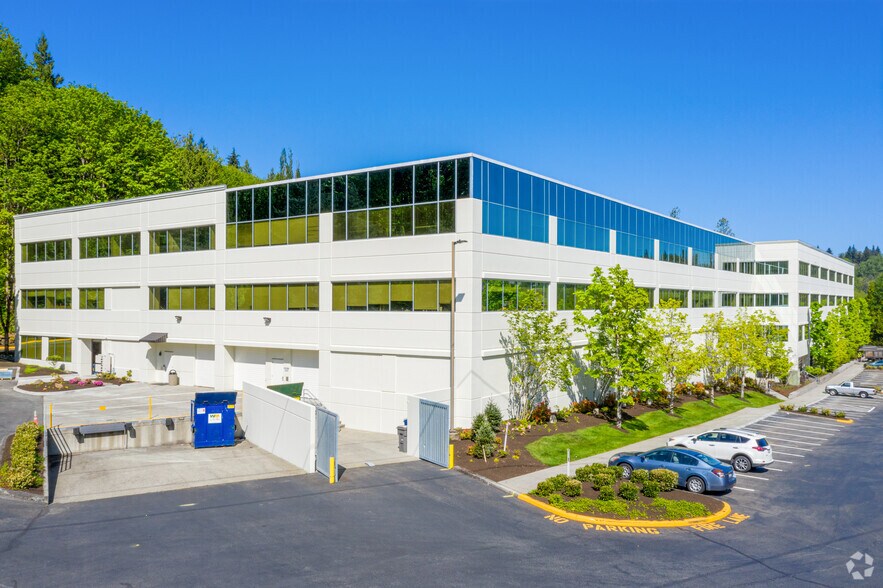 12034 134th Ct NE, Redmond, WA à louer - Photo de l’immeuble – Image 3 sur 5