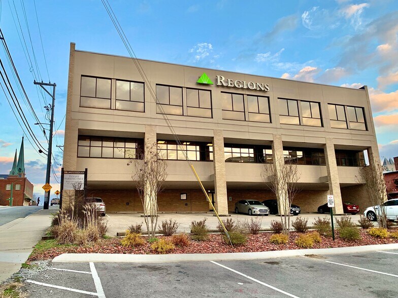 110 Main St, Clarksville, TN à louer - Photo de l’immeuble – Image 3 sur 4