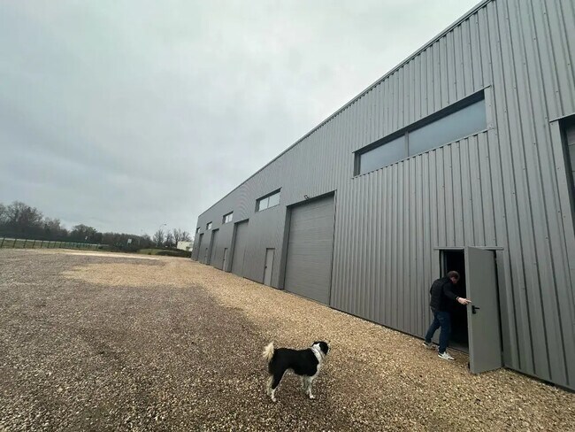 Plus de détails pour Industriel/Logistique à louer