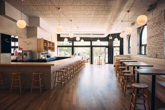 5721 N Clark St, Chicago, IL à louer Photo intérieure– Image 1 sur 8