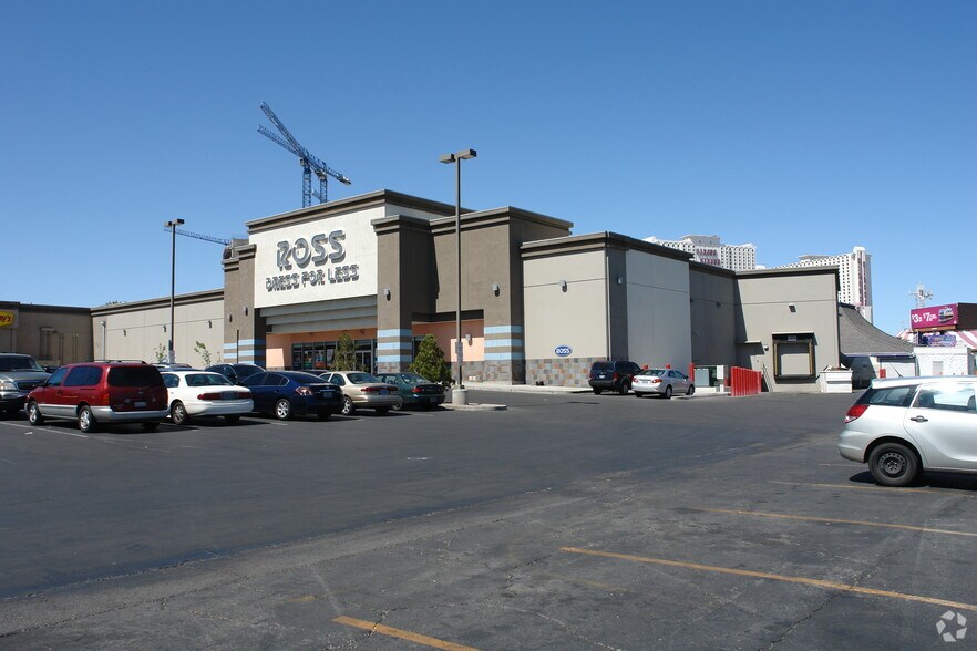 3001 S Las Vegas Blvd, Las Vegas, NV à louer - Photo principale – Image 1 sur 4
