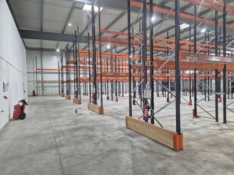 1 Allée Des Frères Montgolfier, Noyal-Châtillon-sur-Seiche à vendre - Photo de l’immeuble – Image 3 sur 4