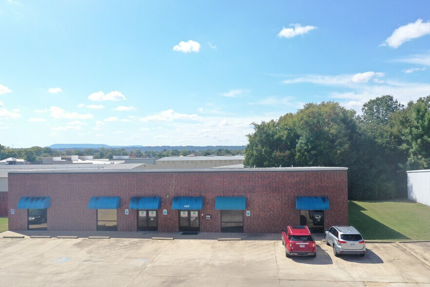 409 N Elmira Ave, Russellville, AR à vendre - Photo de l’immeuble – Image 3 sur 25