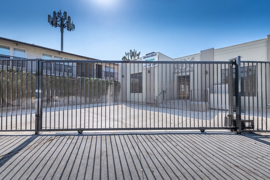 5556 W Washington Blvd, Los Angeles, CA à louer - Photo de l’immeuble – Image 3 sur 18