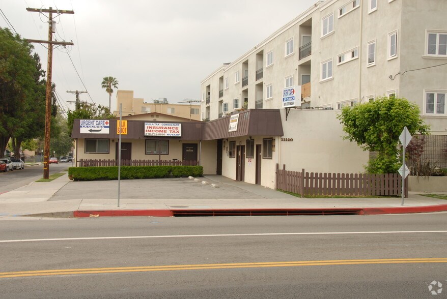 11120 Burbank Blvd, North Hollywood, CA à louer - Photo de l’immeuble – Image 1 sur 5