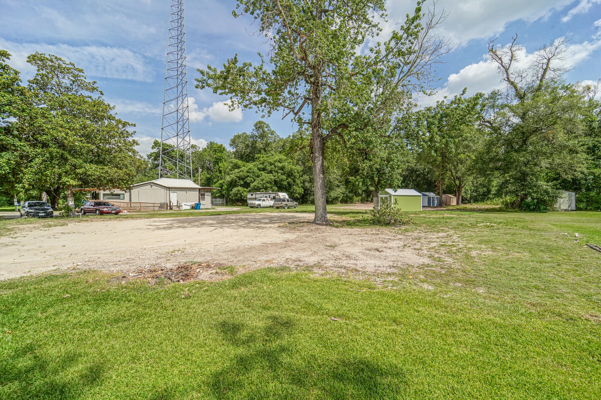 26242 FM 2090 Rd, Splendora, TX à vendre Photo principale– Image 1 sur 24