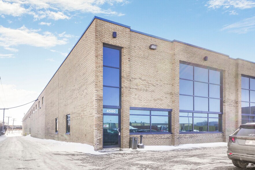 4580-4610 Hickmore, Montréal, QC à louer - Photo de l’immeuble – Image 1 sur 16