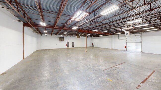 Plus de détails pour 9100-9136 E Hampton Dr, Capitol Heights, MD - Industriel/Logistique à louer