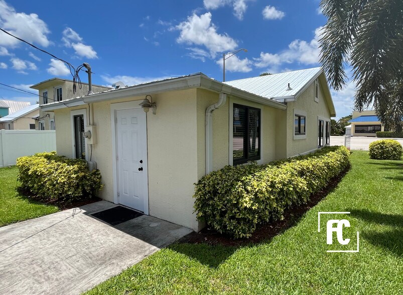 945 SW Martin Downs Blvd, Palm City, FL à louer - Photo de l’immeuble – Image 2 sur 4