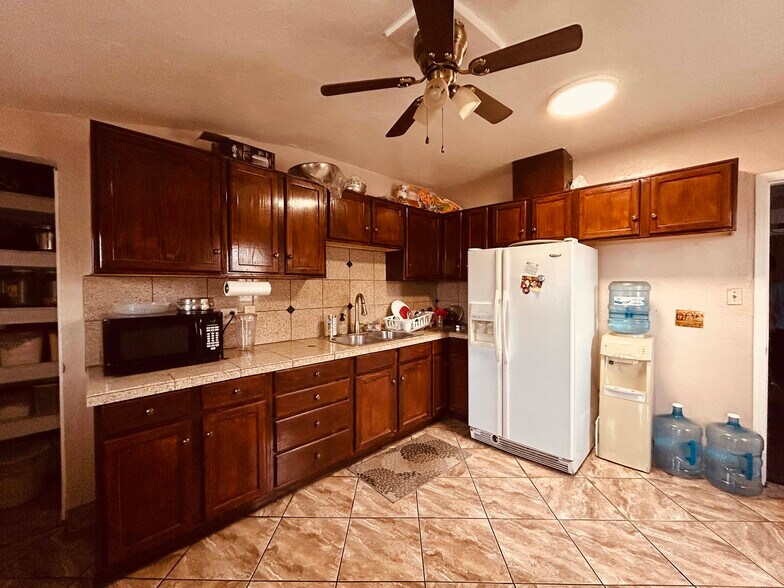 1650 N Oracle Rd, Tucson, AZ à vendre - Photo intérieure – Image 3 sur 11