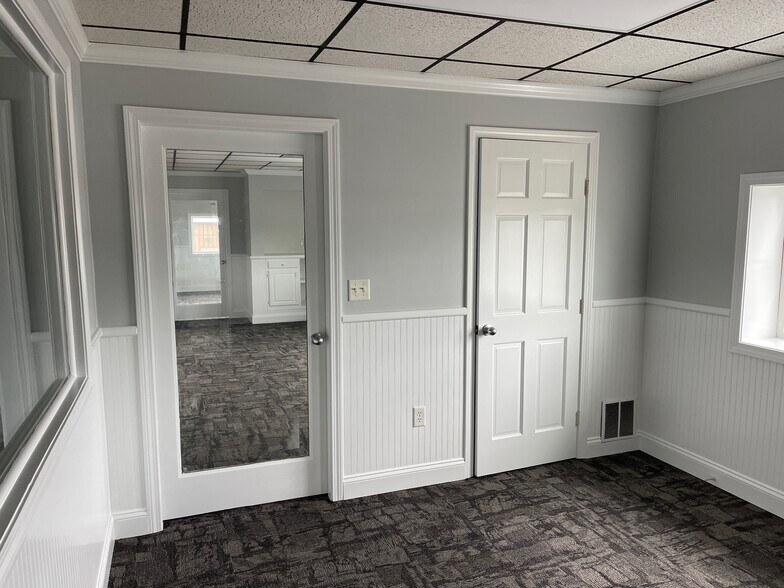 246 S Meadow Rd, Plymouth, MA à louer - Photo intérieure – Image 3 sur 12