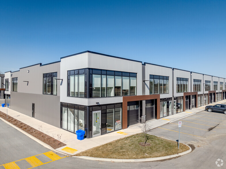 585 Hanlon Creek Blvd, Guelph, ON à louer - Photo principale – Image 2 sur 19