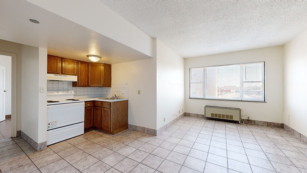 17 E 2nd Ave, Hutchinson, KS à vendre - Numérisation 3D Matterport – Image 2 sur 23