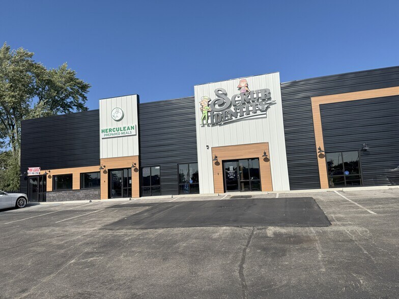 8215 US 31, Indianapolis, IN à louer - Photo de l’immeuble – Image 2 sur 4