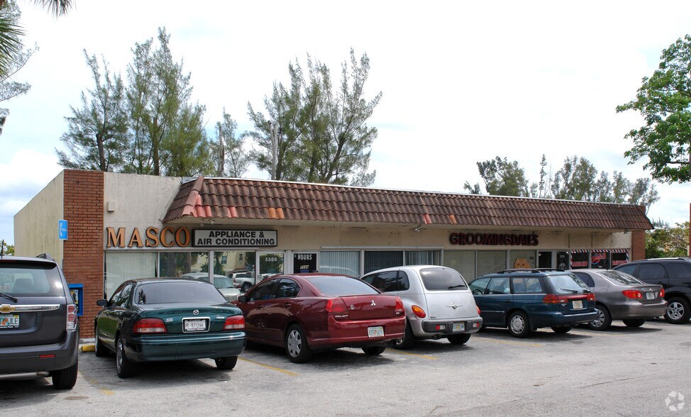 5574-5586 NW 31st Ave, Fort Lauderdale, FL à louer - Photo de l’immeuble – Image 2 sur 2