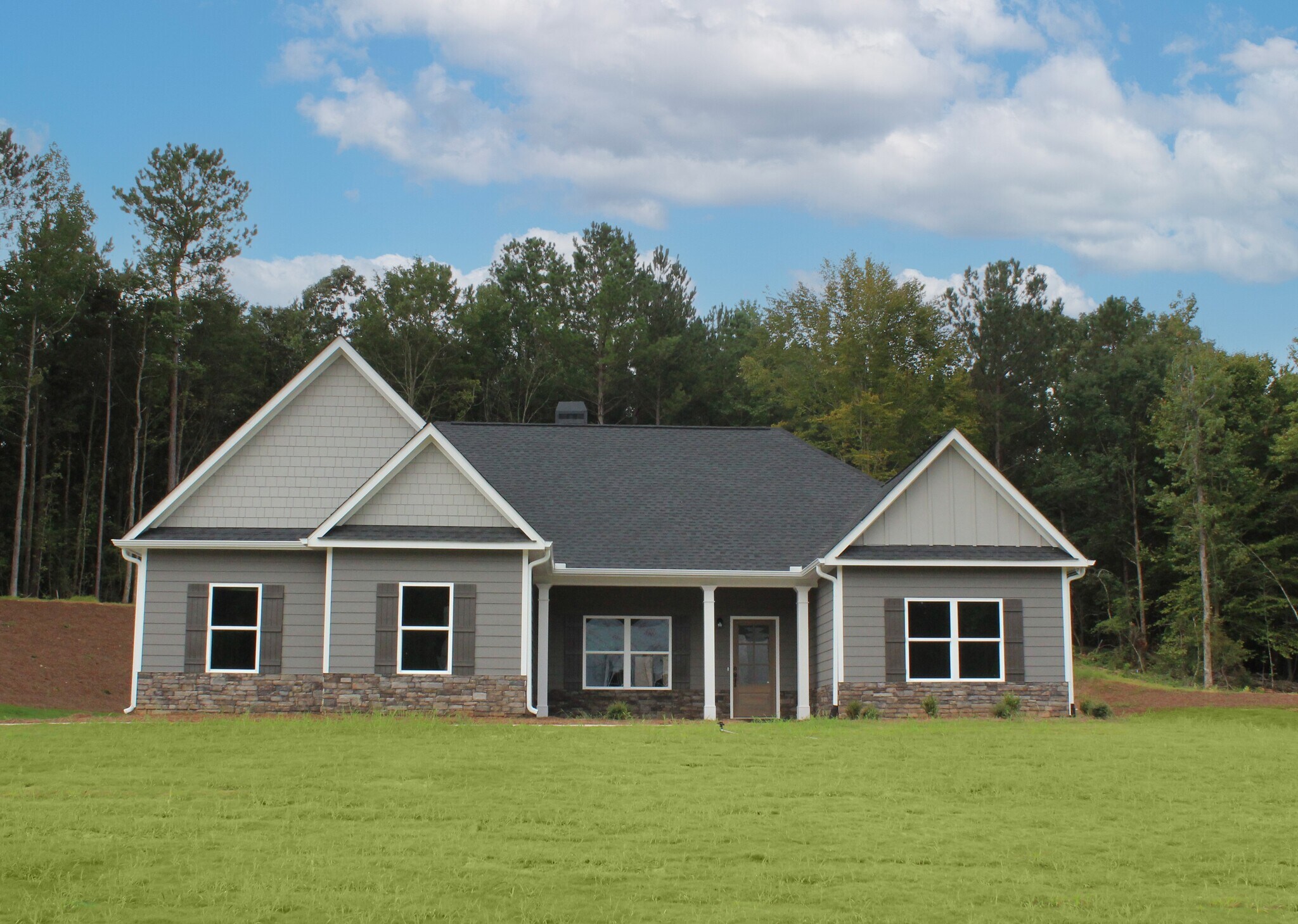 90 Hawthorn Ln, Covington, GA à vendre Photo principale– Image 1 sur 2