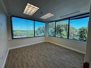 2200 Defense Hwy, Crofton, MD à louer Photo intérieure– Image 1 sur 14