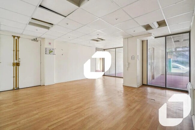 Plus de détails pour Bureau à vendre