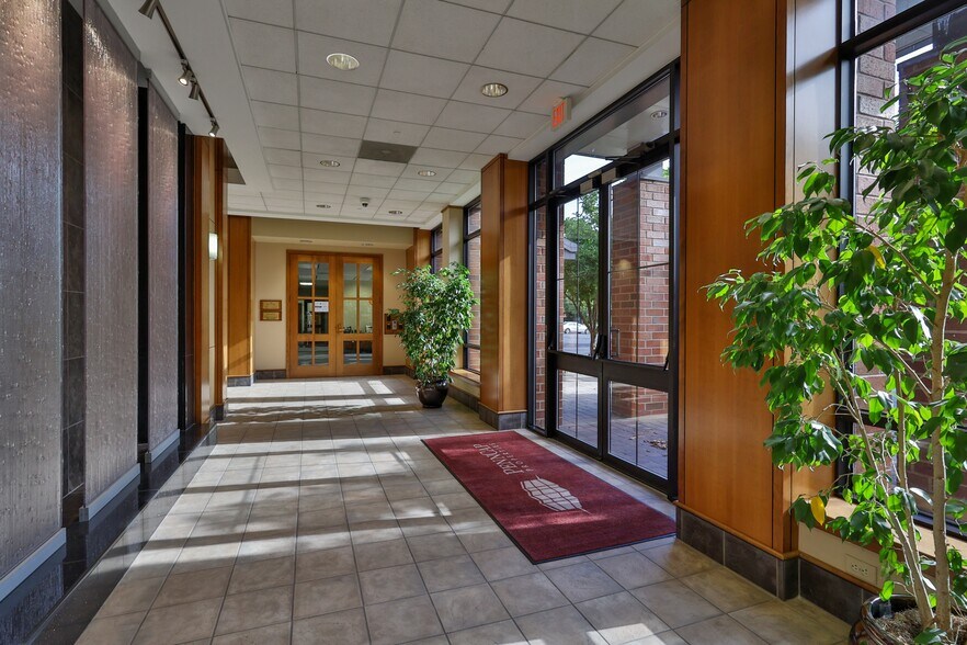 1525 Valley Center Pky, Bethlehem, PA à louer - Photo de l’immeuble – Image 2 sur 111