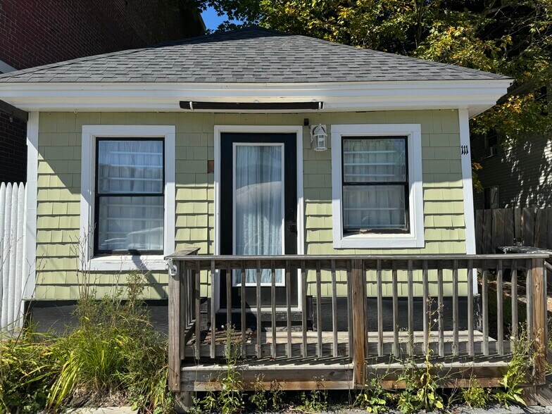 111 Main St, Winterport, ME à vendre - Photo de l’immeuble – Image 1 sur 14