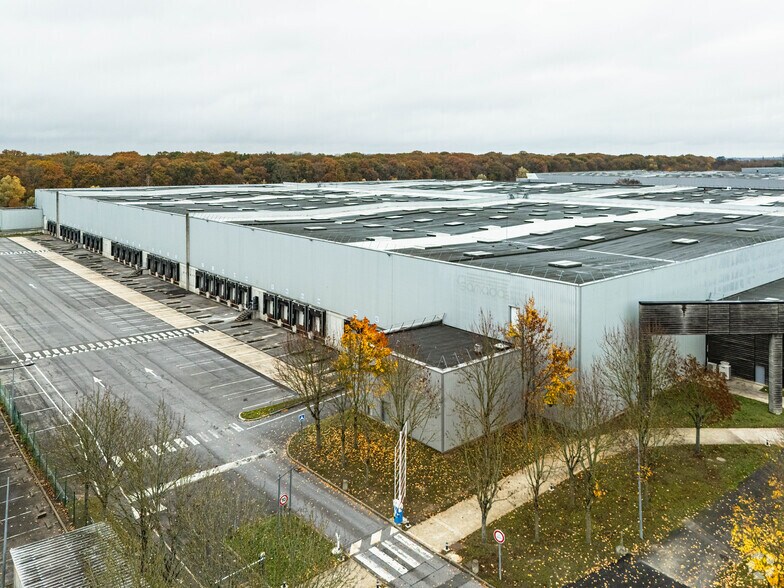 50 Boulevard De L'Europe, Combs-la-Ville à louer - Photo de l’immeuble – Image 2 sur 2