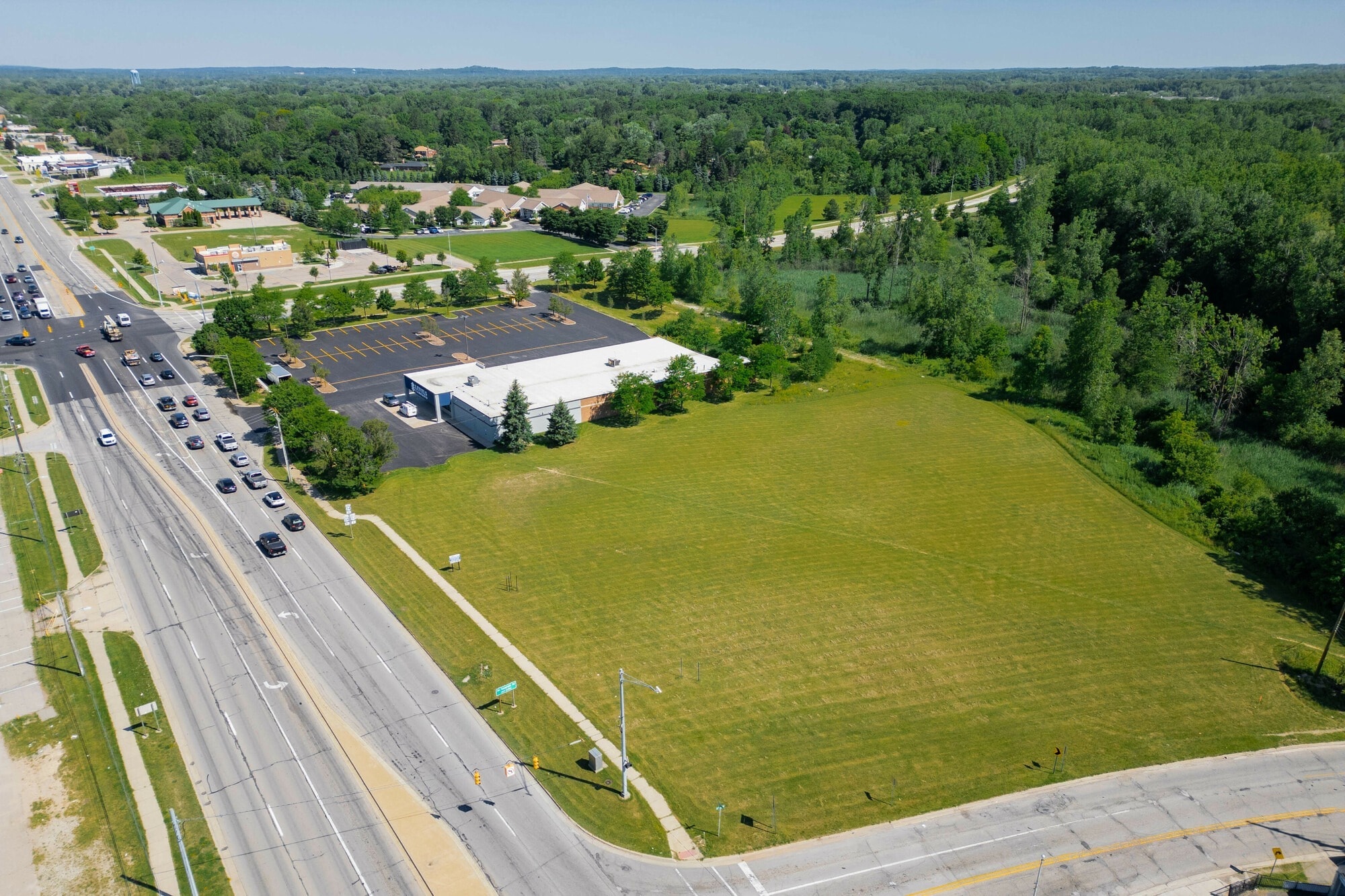 2060 Dixie Hwy, Waterford, MI à vendre Photo principale– Image 1 sur 3