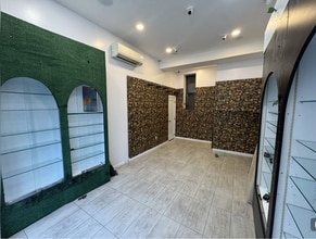 553 E 137th St, Bronx, NY à louer Photo de l’immeuble– Image 2 sur 4