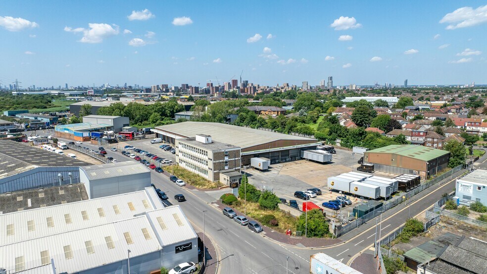 3-5 Thames Rd, Barking à louer - Photo de l’immeuble – Image 2 sur 4