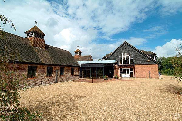 Ironsbottom, Reigate à louer Photo principale– Image 1 sur 3